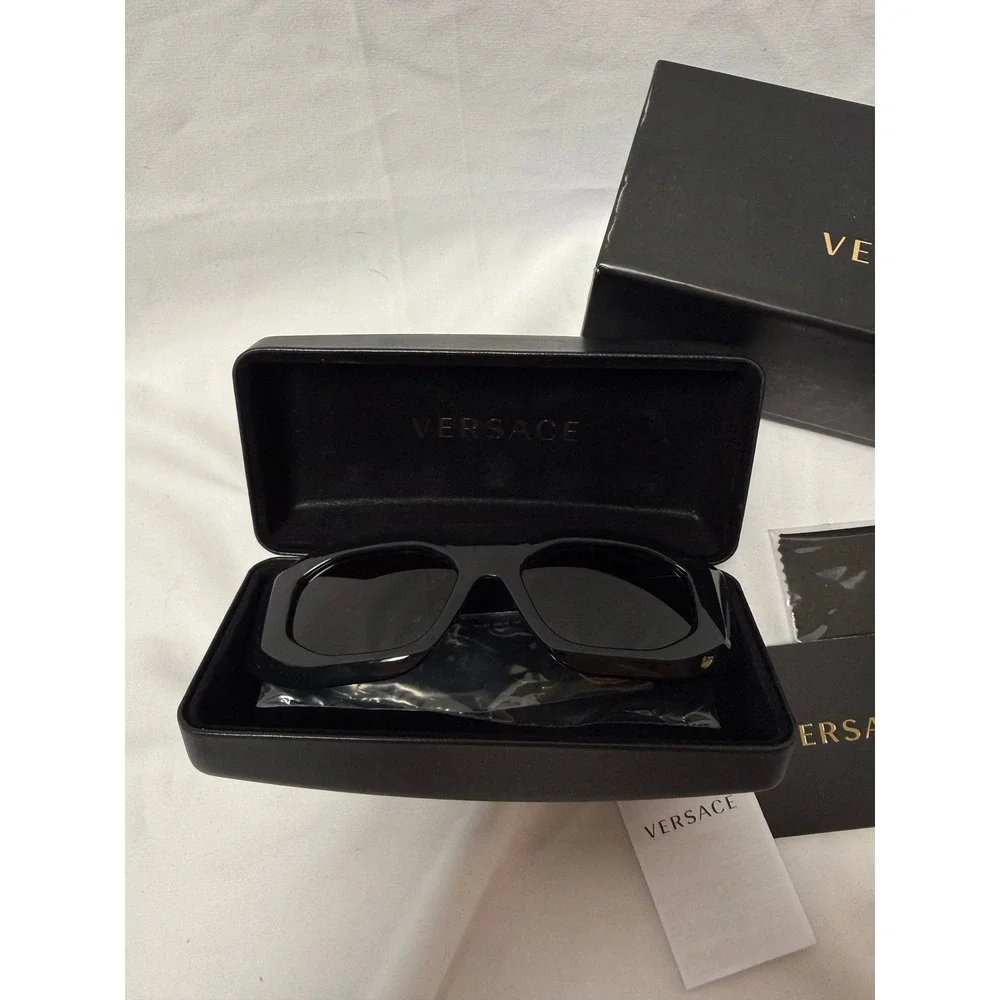 NWOT VERSACE VE4425U BLACK & GOLD MEDUSA SUNGLASSES - Picture 6 of 8